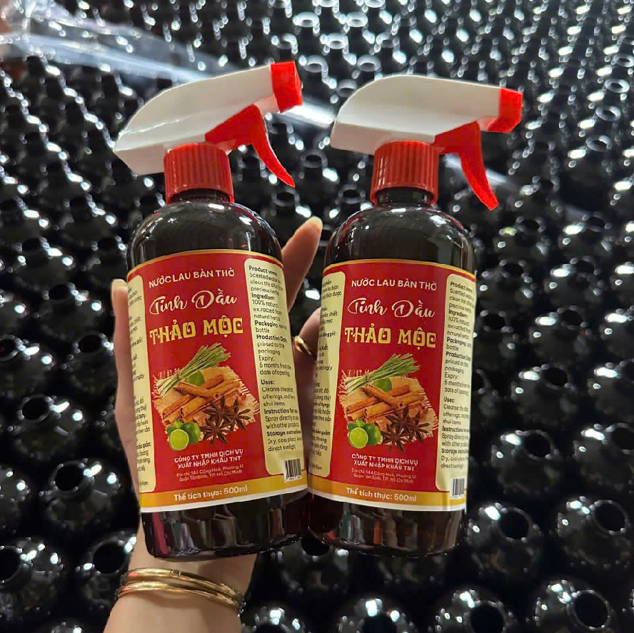 Nước Lau Bàn Thờ Tinh Dầu Thảo Mộc 500ML